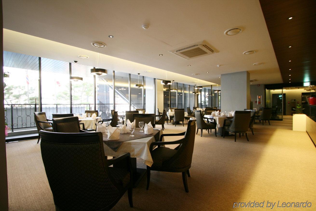 Hotel Oscar Suite Gunsan-si Restaurant photo